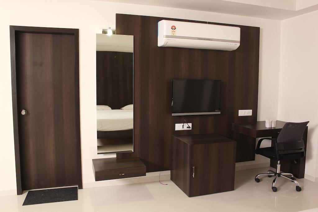 Hotel Magnum Inn Junagadh Cameră foto
